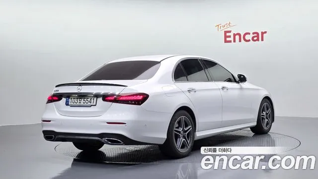 Mercedes-Benz E-Class 2023 thumb 7