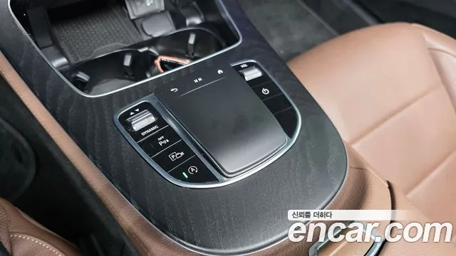 Mercedes-Benz E-Class 2023 thumb 10