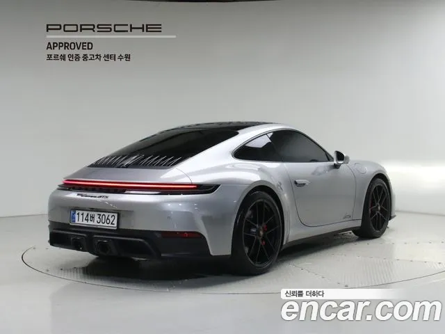 Porsche 911 2025 thumb 2