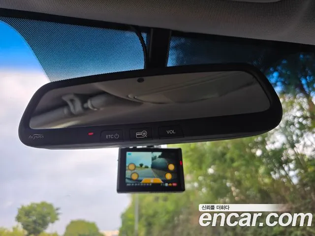 Hyundai Santafe 2015 thumb 11