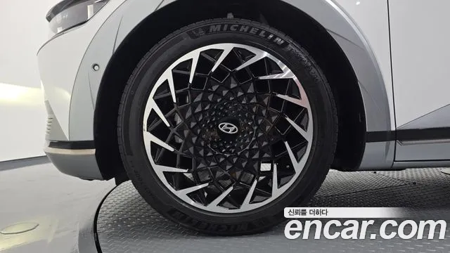 Hyundai Ioniq5 2022 thumb 2