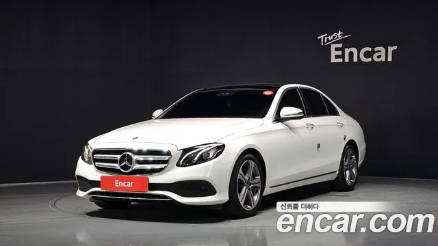 Mercedes-Benz E-Class 2019 thumb 12