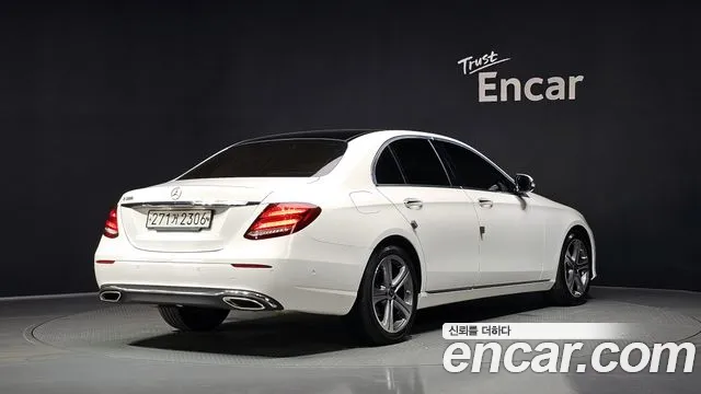 Mercedes-Benz E-Class 2019 thumb 4