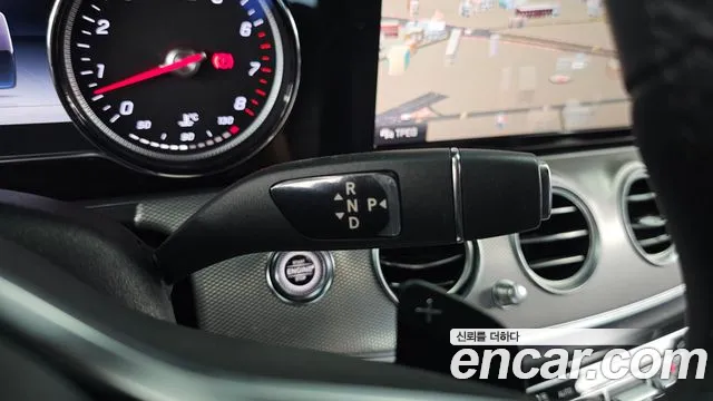 Mercedes-Benz E-Class 2019 thumb 7