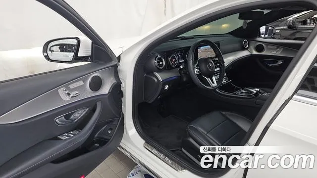 Mercedes-Benz E-Class 2019 thumb 6