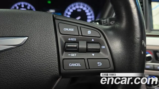 Hyundai Genesis 2016 thumb 6