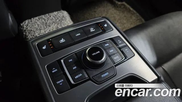 Hyundai Genesis 2016 thumb 2