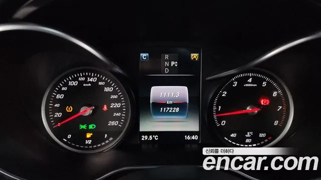 Mercedes-Benz C-Class 2016 thumb 4