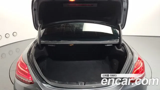 Mercedes-Benz C-Class 2016 thumb 7