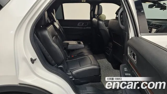 Ford Explorer 2019 thumb 11
