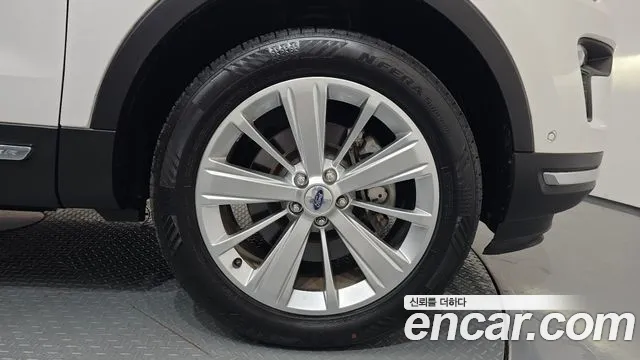 Ford Explorer 2019 thumb 9