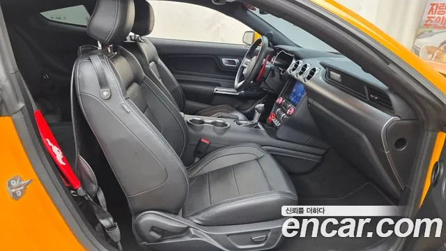 Ford Mustang 2022 thumb 8
