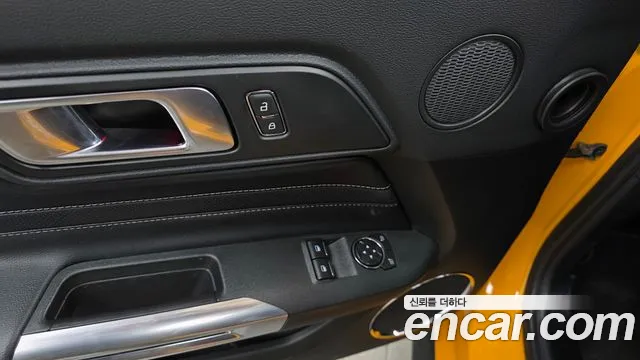 Ford Mustang 2022 thumb 6