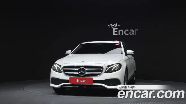 Mercedes-Benz E-Class 2019 thumb 3