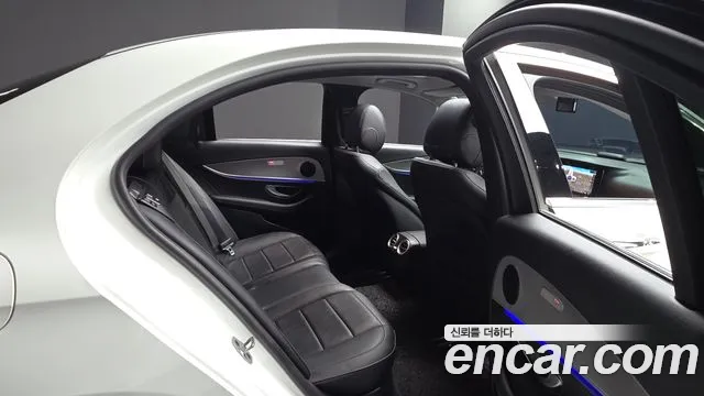 Mercedes-Benz E-Class 2019 thumb 4