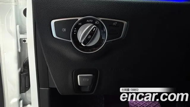 Mercedes-Benz E-Class 2019 thumb 5