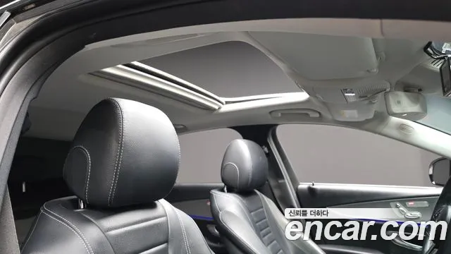 Mercedes-Benz E-Class 2019 thumb 12
