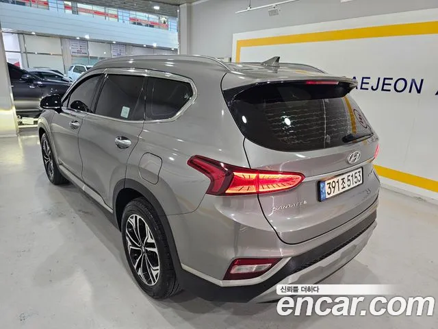 Hyundai Santa Fe 2018 thumb 5