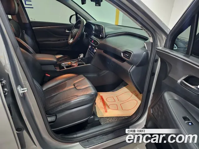 Hyundai Santa Fe 2018 thumb 8