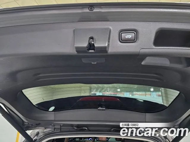 Hyundai Santa Fe 2018 thumb 9