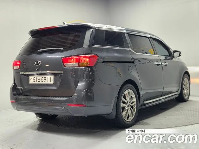 Kia Carnival 2014 thumb 4