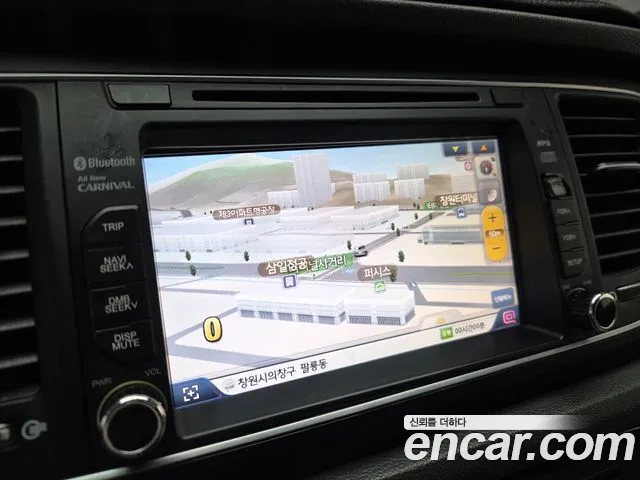 Kia Carnival 2014 thumb 10