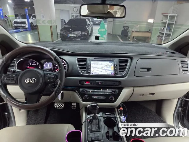 Kia Carnival 2014 thumb 9