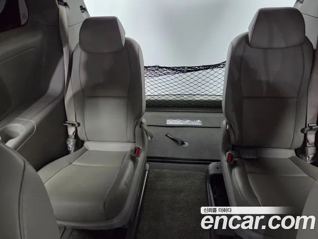 Kia Carnival 2014 thumb 7