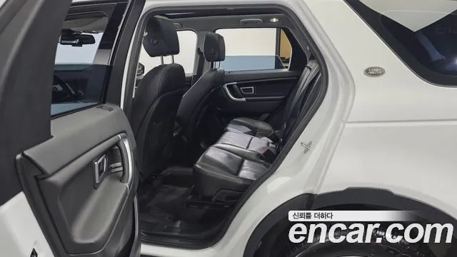 Land Rover Discovery Sport 2019 thumb 11