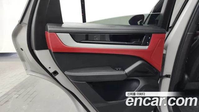 Porsche Cayenne 2024 thumb 8