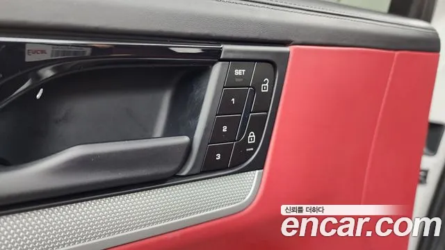 Porsche Cayenne 2024 thumb 5