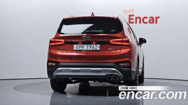 Hyundai Santa Fe 2018 thumb 3