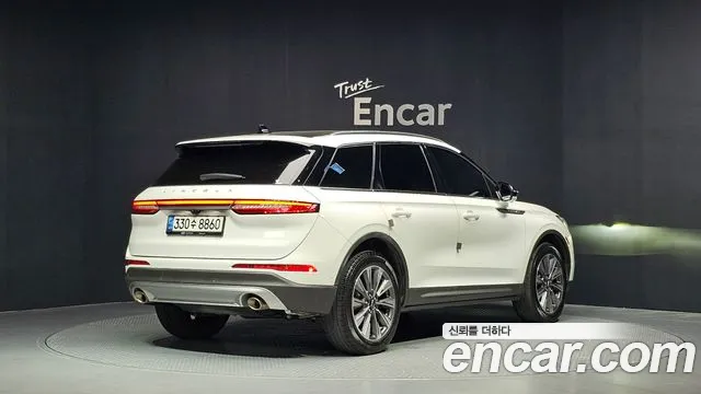 Lincoln Corsair 2021 thumb 3