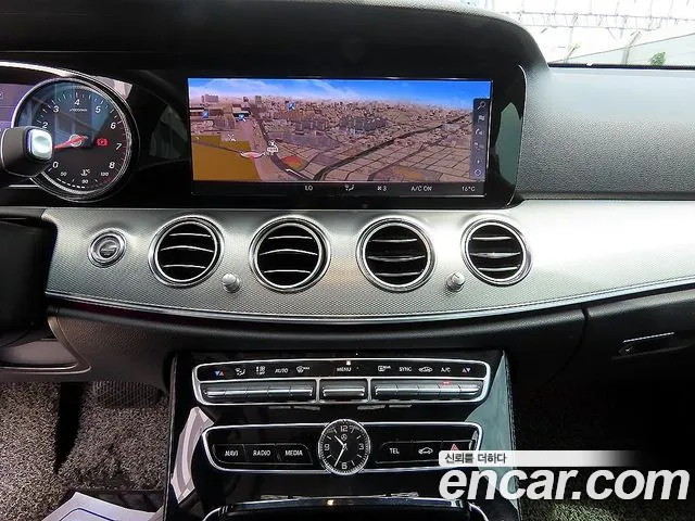 Mercedes-Benz E-Class 2018 thumb 5