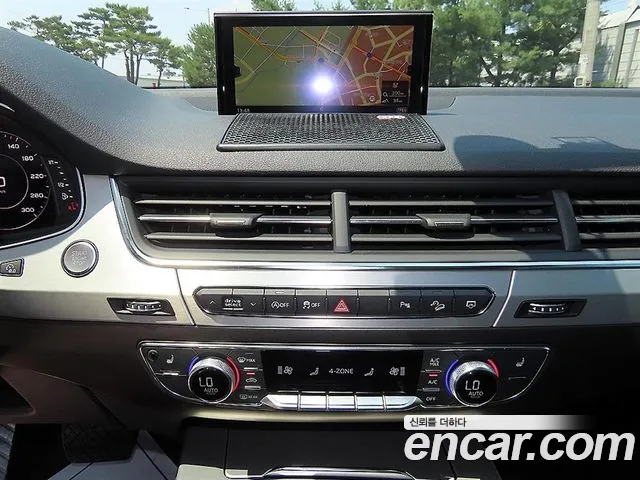 Audi Q7 2019 thumb 3