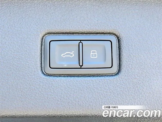 Audi Q7 2019 thumb 10