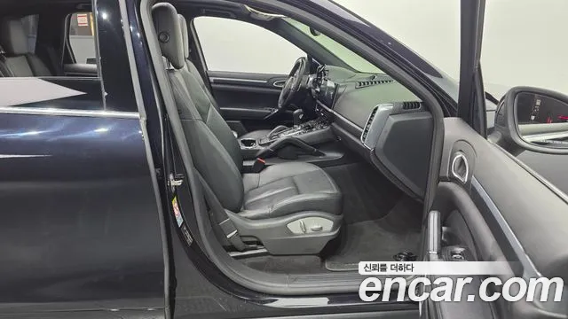 Porsche Cayenne 2013 thumb 2