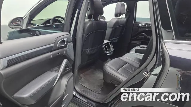 Porsche Cayenne 2013 thumb 10