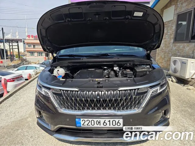 Kia Carnival 2023 thumb 8