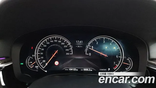 BMW 5 серии 2018 thumb 5
