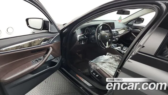 BMW 5 серии 2018 thumb 7