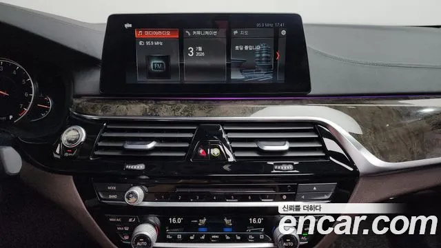 BMW 5 серии 2018 thumb 8