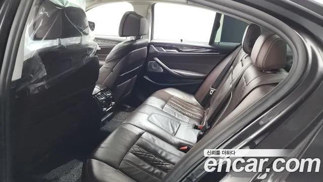 BMW 5 серии 2018 thumb 4
