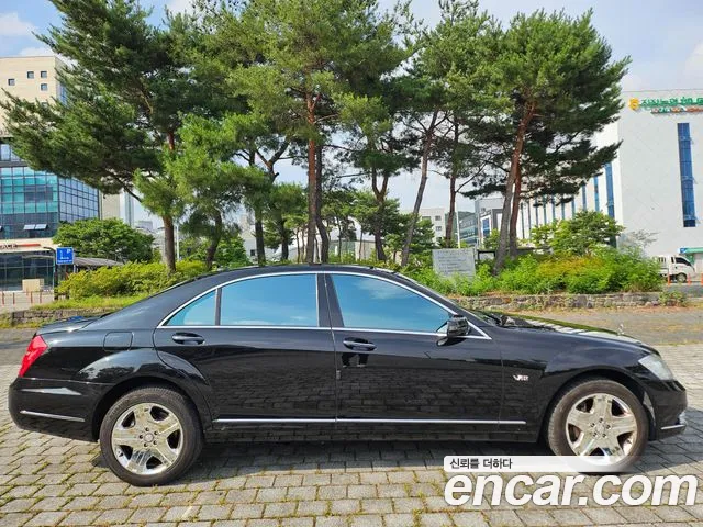 Mercedes-Benz S-Class 2011 thumb 7