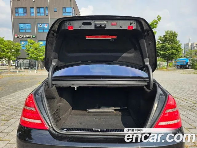 Mercedes-Benz S-Class 2011 thumb 12