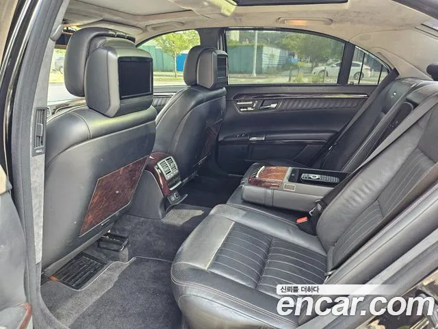Mercedes-Benz S-Class 2011 thumb 3