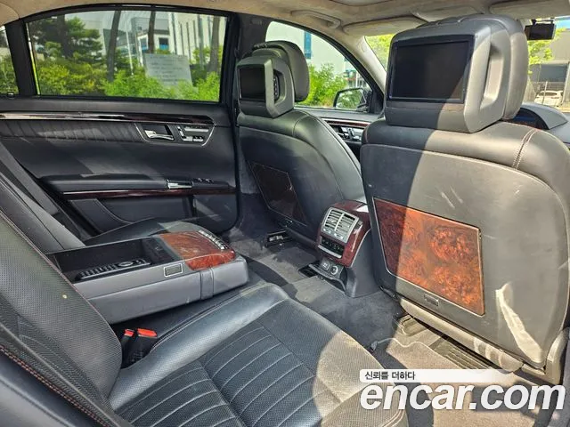 Mercedes-Benz S-Class 2011 thumb 9