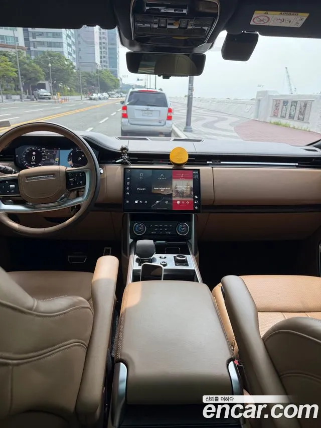 Land Rover Range Rover 2023 thumb 2