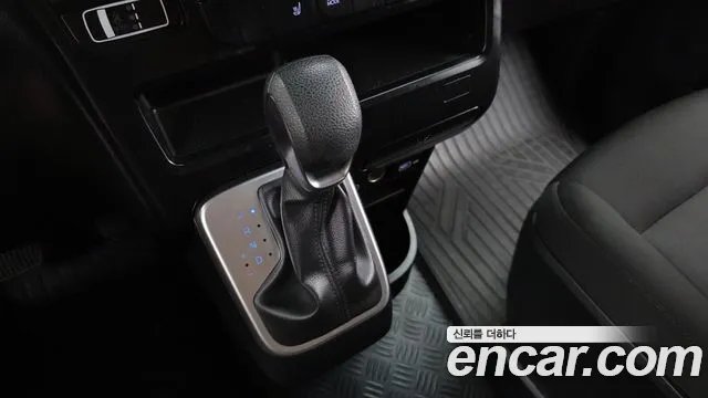 Hyundai Staria 2022 thumb 4