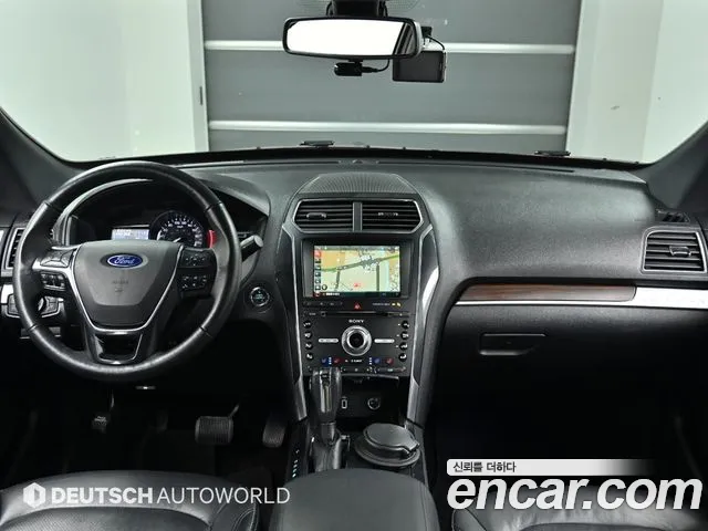 Ford Explorer 2018 thumb 2